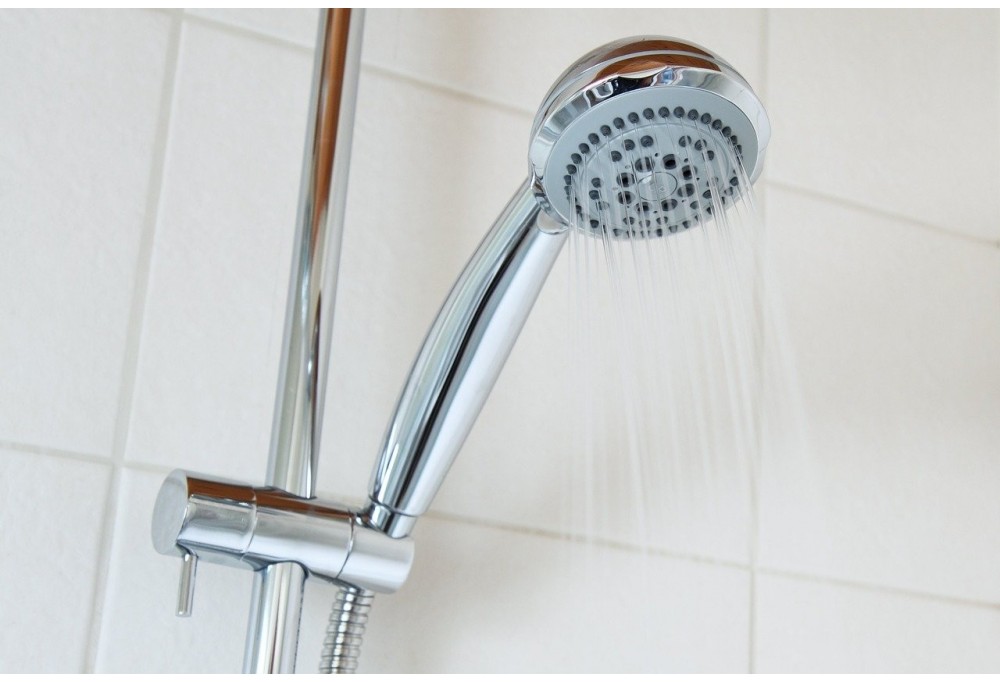 Vandens filtrai dušui: kodėl verta juos įsirengti?